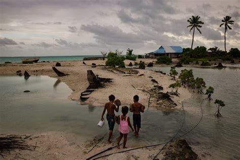A Remote Pacific Nation Threatened By Rising Seas The New York Times