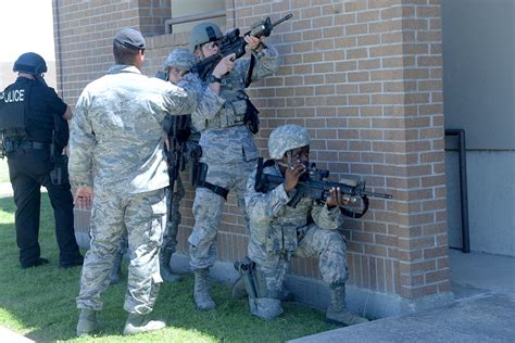 Basic Swat Course Brings Defenders And Local Police Together Joint