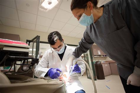 Dental Assisting School Prepares Students For Real Workplace Experience
