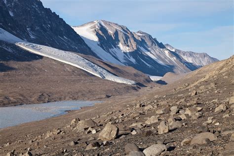 Dry Valleys Antarctica Mysterious Places On Earth Antarctica Earth