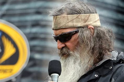 Duck Dynasty Phil Robertson S Health Is Deteriorating