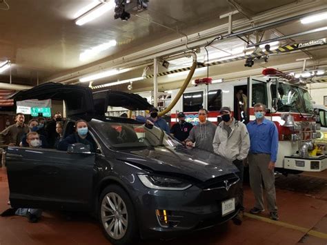 Earleigh Heights Volunteers Host Electric Vehicle Fire Training