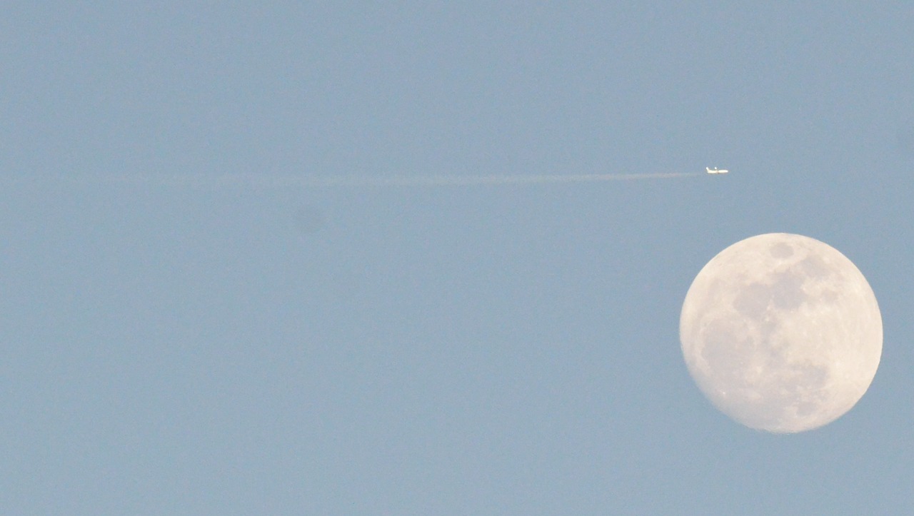 Earth Has Temporarily Gained A New Moon Oregonlive Com