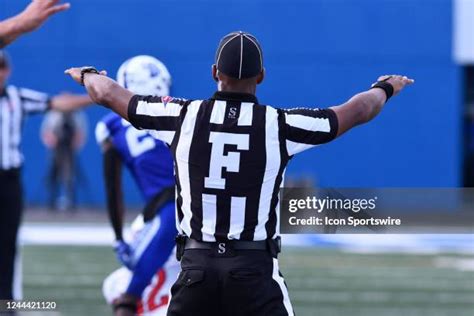 Football Incomplete Photos And Premium High Res Pictures Getty Images