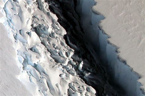 Is Antarctica A Desert A Massive Crack Is Threatening To Cause An