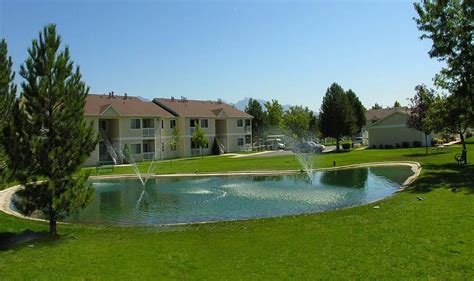 Lakeside Village Apartments for Rent