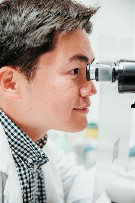 Laser Eye Surgery Doctor Vincent Qin Brussels And Namur