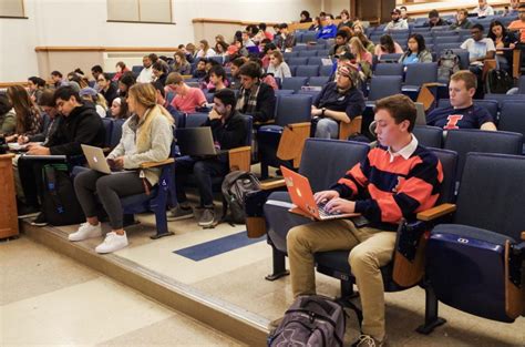 Law Professor Proposes Legal Studies Minor The Daily Illini