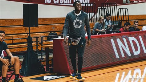 Look Iu Basketball Legends Return For Oladipo Fantasy Camp The Daily