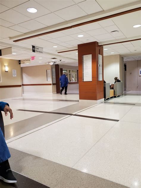 Loyola University Medical Center 40 Photos 240 Reviews 2160 S