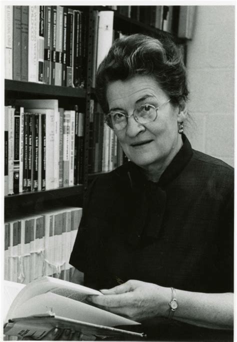 Mary Ainsworth The Pioneer Of Attachment Theory Psychologily