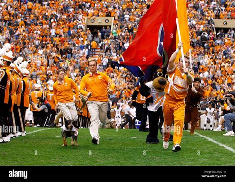 November 28 2015 Smokey The Tennessee Volunteers Mascot Leads The