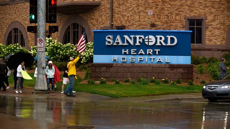 Sanford Health S Covid Vaccine Policy Protested At Usd Medical Center