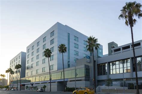 The Modern Medical Offices Of Kaiser Permanente Editorial Photography