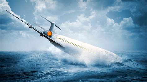 Top 10 Emergency Plane Landings Caught On Camera