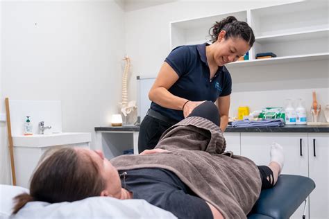 Who Is Best A Male Or Female Chiropractor My Sports Chiropractor