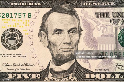 Abraham Lincoln on 5 Dollar Bill